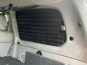 Панель MOLLE на стекло багажника Toyota Land Cruiser 105 Правая